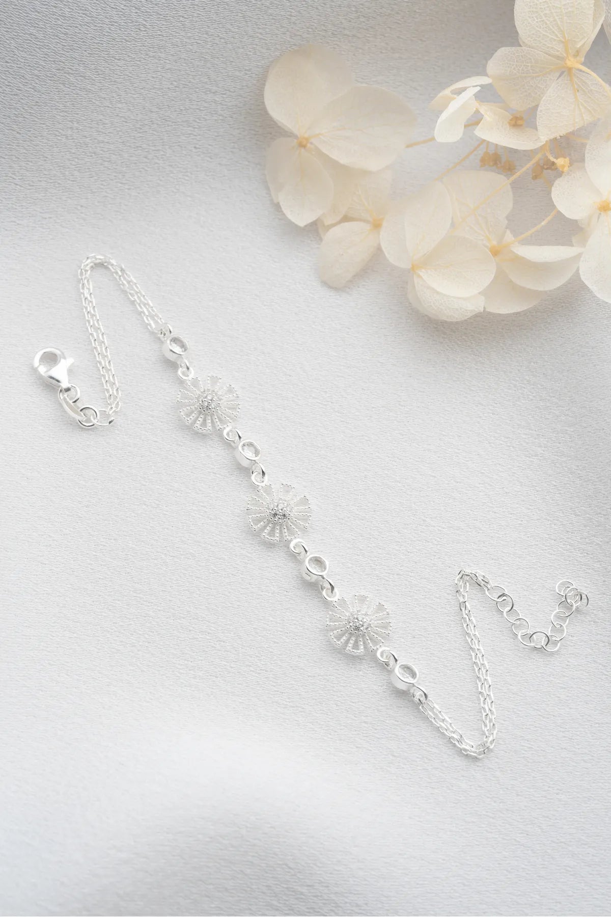 Bloom Bracelet - 925 Silver - By Lydian