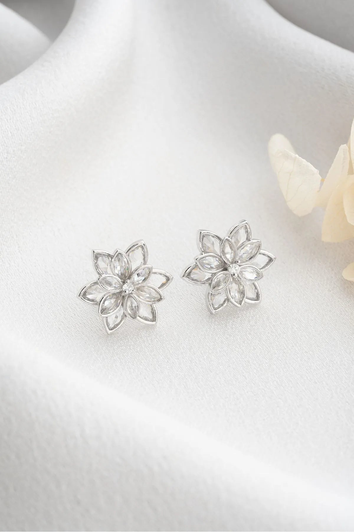 Lotus Stud earrings - 925 Silver & Zirconia