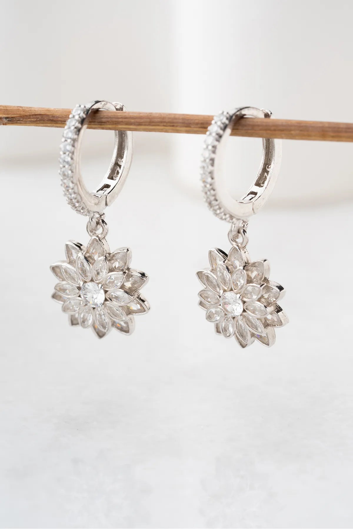 Lotus Elegance earrings - 925 Silver & Zirconia
