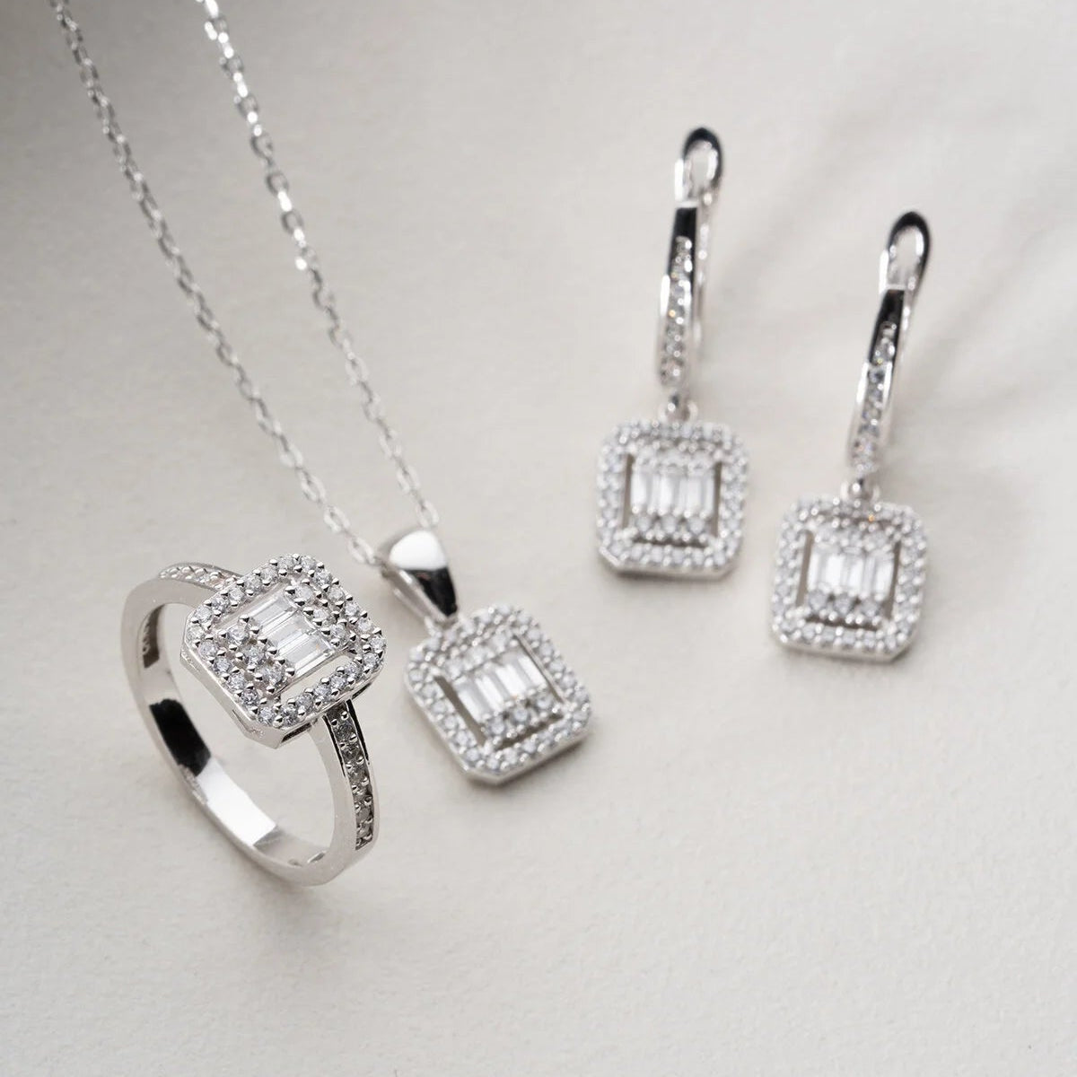 Crystal Époque Silver Set with Baguette Zirconia