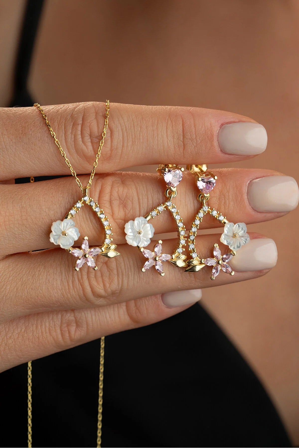 Blossom Aurora Silver Set with Mother Pearl and Pink Stones