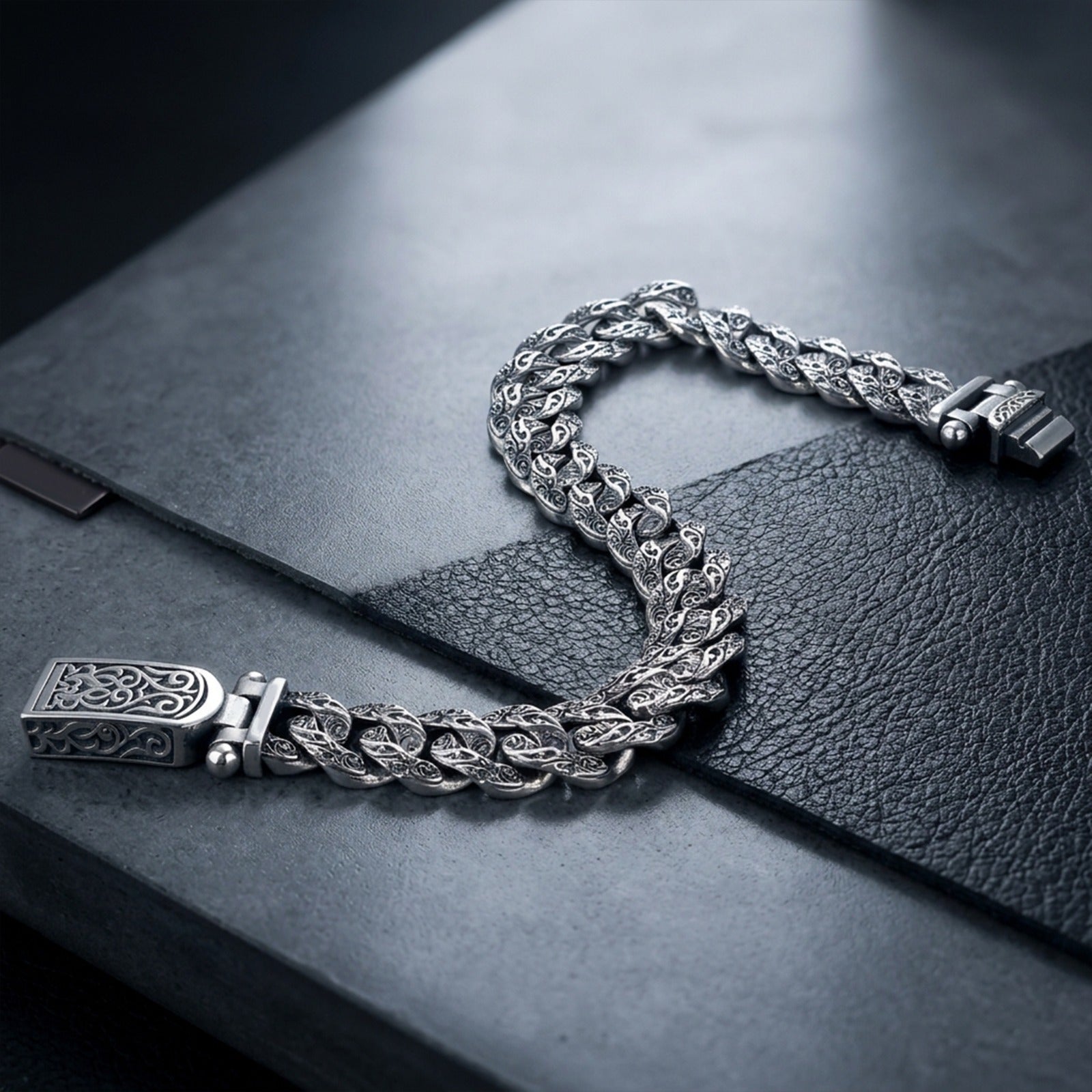Imperial Link herenarmband van 925 zilver 36 g 22 cm met geoxideerde details