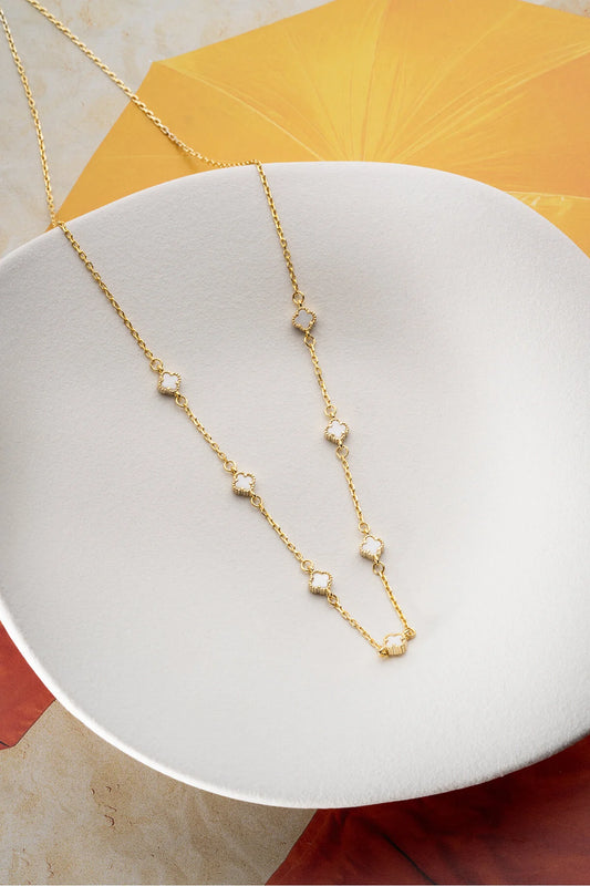 Pure Clover 925 - Gilded chain with white clovers four