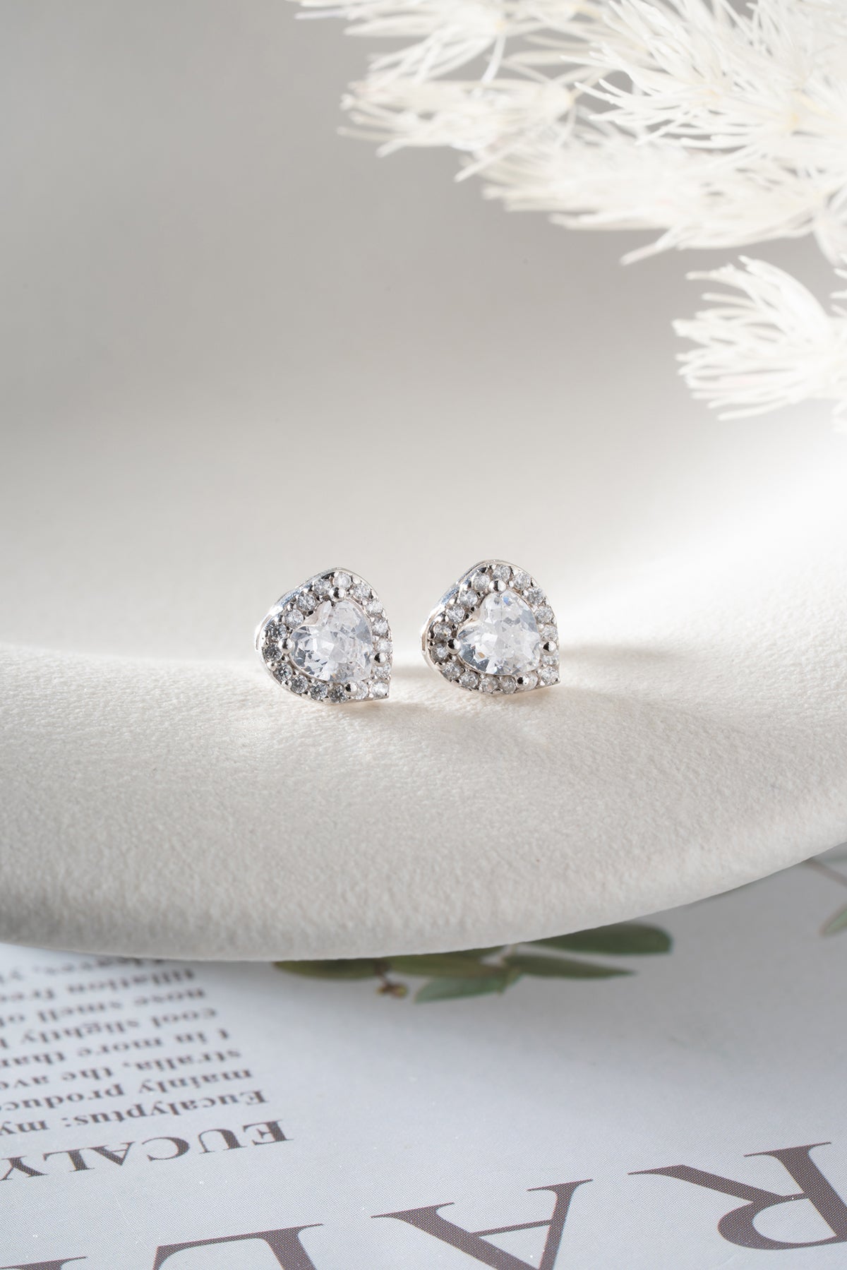 Stud Earrings with Heart and Zirconia