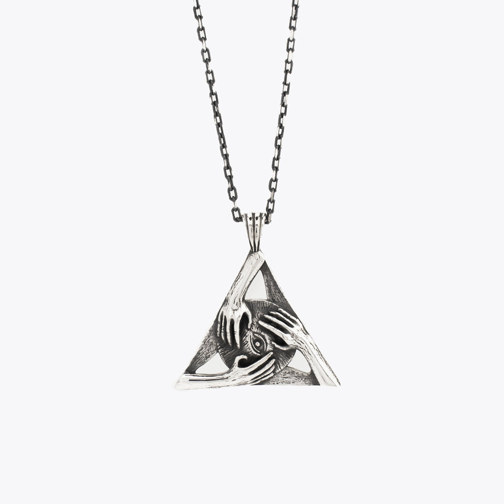 Silver necklace with Eye of Horus pendant BLARY096