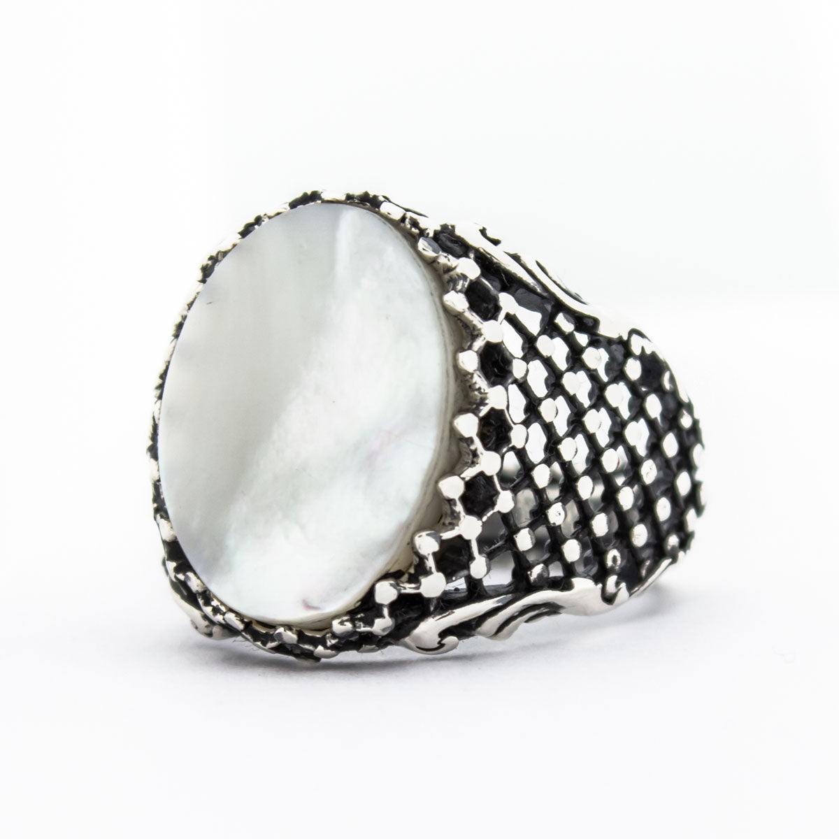 Mother of Pearl Ring MRK074